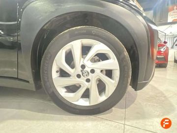 Car image 25