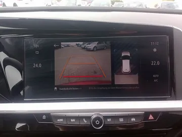 Car image 30