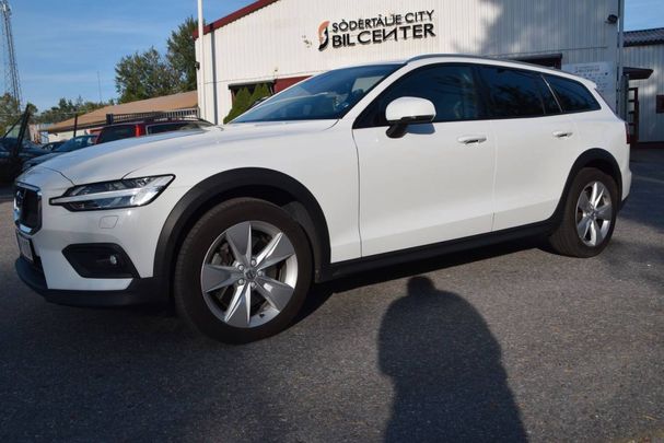 Volvo V60 Cross Country D4 AWD Geartronic Momentum 140 kW image number 1