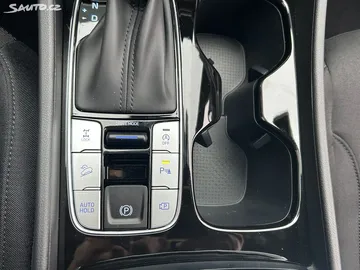 Car image 30