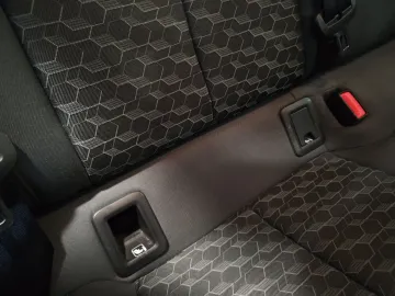 Car image 49