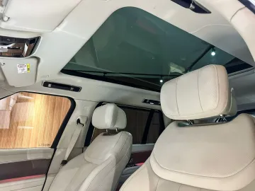 Car image 43