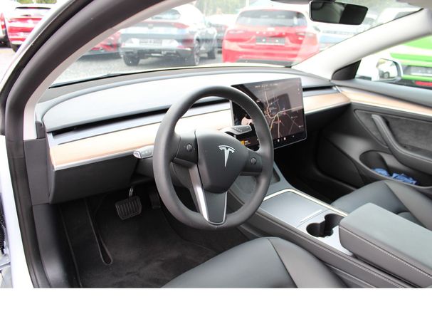 Tesla Model 3 Standard Range 239 kW image number 6