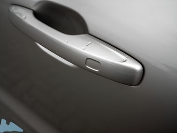 Car image 32