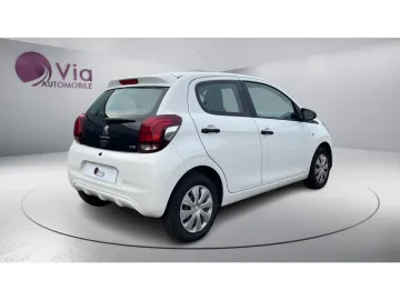 Car image 5