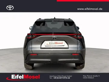 Car image 4