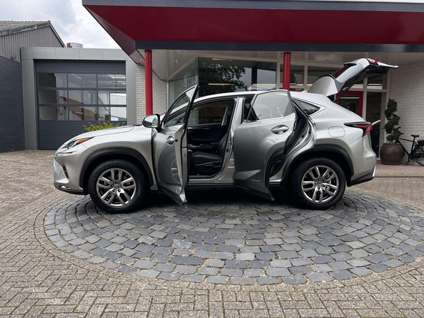 Lexus NX 300 h AWD 145 kW image number 29