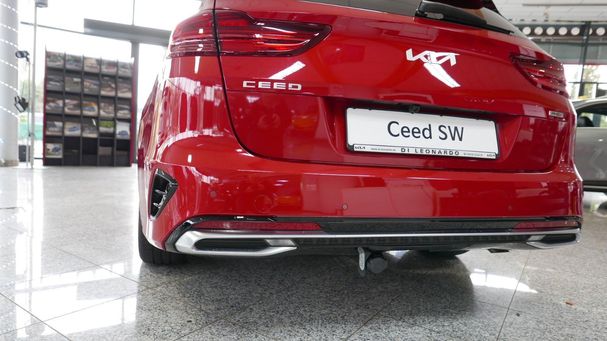 Kia Ceed 1.6 GDI Plug-in Hybrid 104 kW image number 11