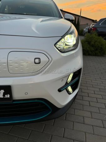 Kia Niro e 64 kWh 150 kW image number 26