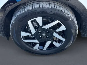 Car image 27