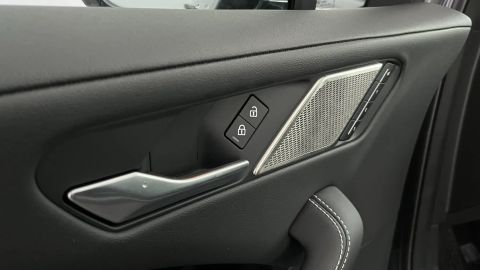 Car image 37