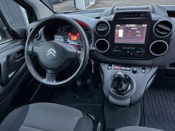 Car image 21