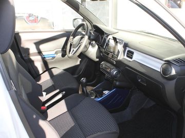 Car image 11