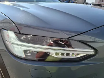 Car image 36