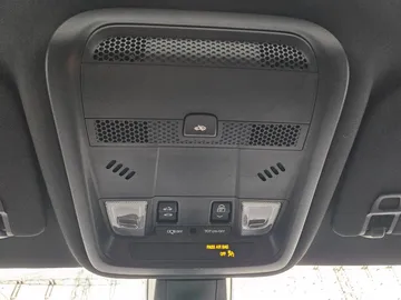 Car image 36