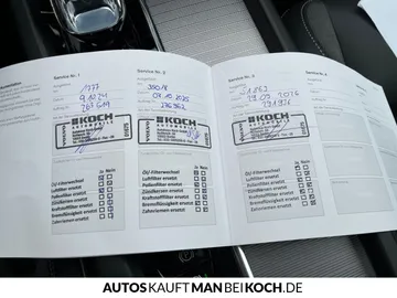 Car image 32
