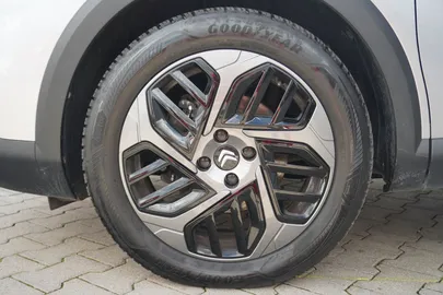 Car image 34