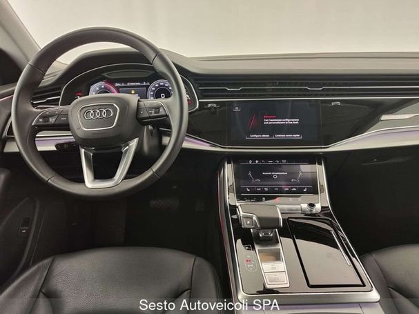 Audi Q8 55 TFSI quattro Tiptronic 250 kW image number 6