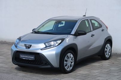 Car image 1
