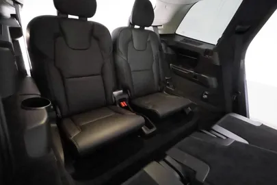 Car image 38