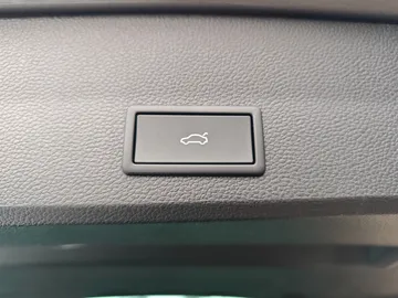 Car image 49