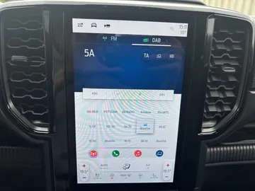 Car image 30
