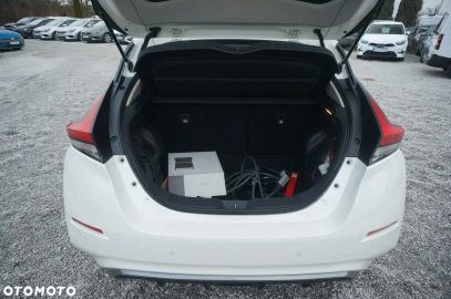 Car image 32