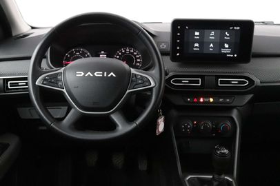 Car image 23