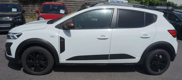 Car image 5