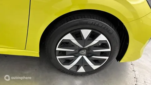 Car image 20