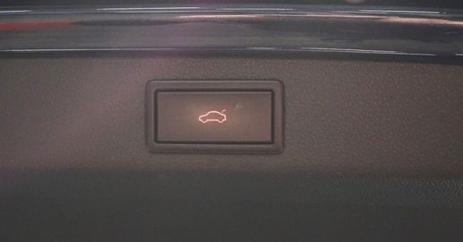 Car image 38