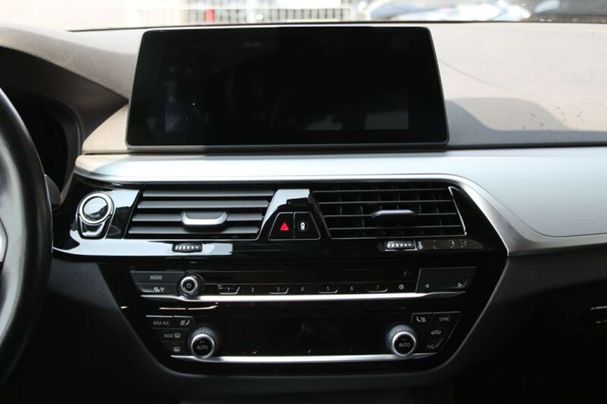 BMW 530d Touring 195 kW image number 8