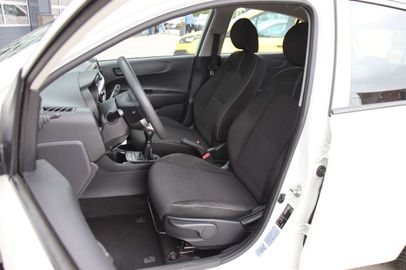 Car image 10