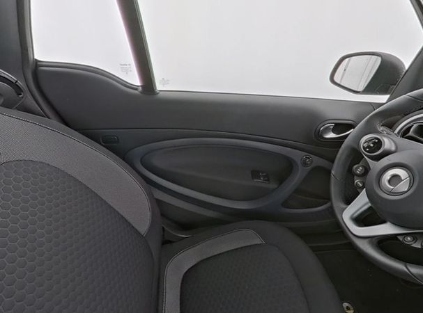 Smart ForTwo cabrio EQ passion 60 kW image number 17