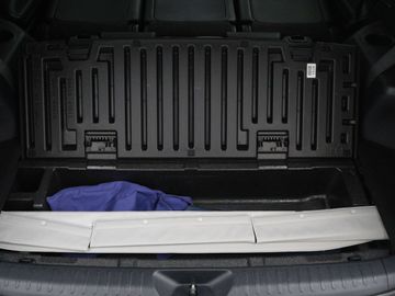 Car image 37