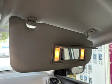 Car image 48