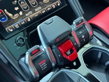 Car image 40