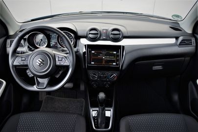 Car image 11