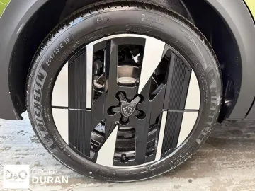 Car image 38