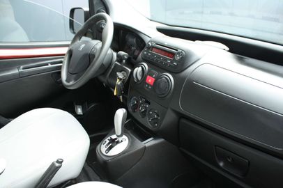 Car image 26