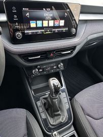 Car image 29