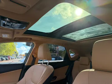 Car image 29