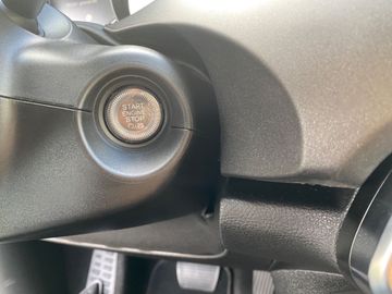 Car image 28