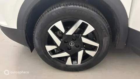 Car image 20