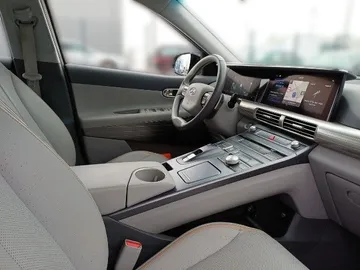 Car image 24