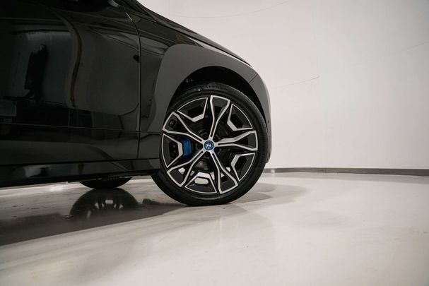 BMW iX xDrive50 385 kW image number 29