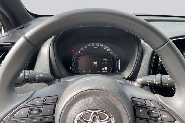 Toyota Aygo X 1.0 VVT-i 53 kW image number 9