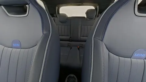 Car image 39