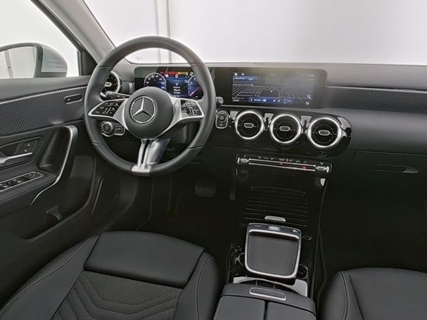 Mercedes-Benz A 200 120 kW image number 4