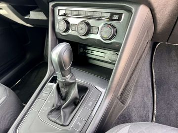 Car image 32